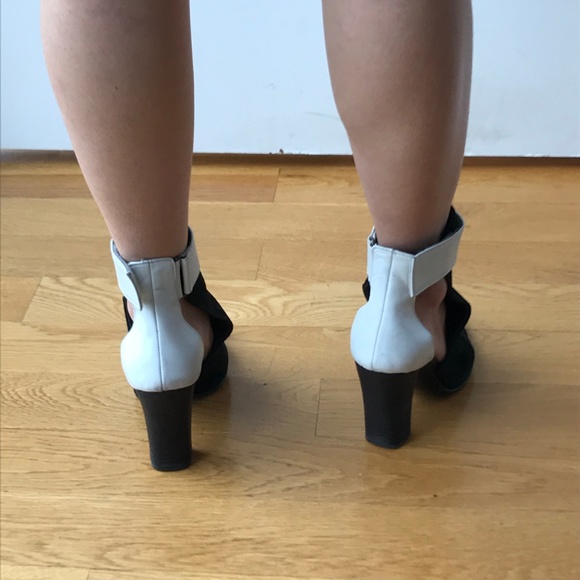 Modern Boots - Picture 4 of 4